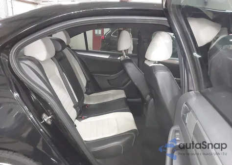 2016 Volkswagen Jetta 1.8T Sport z USA, uszkodzony, nr VIN 3VWD17AJ8GM402464